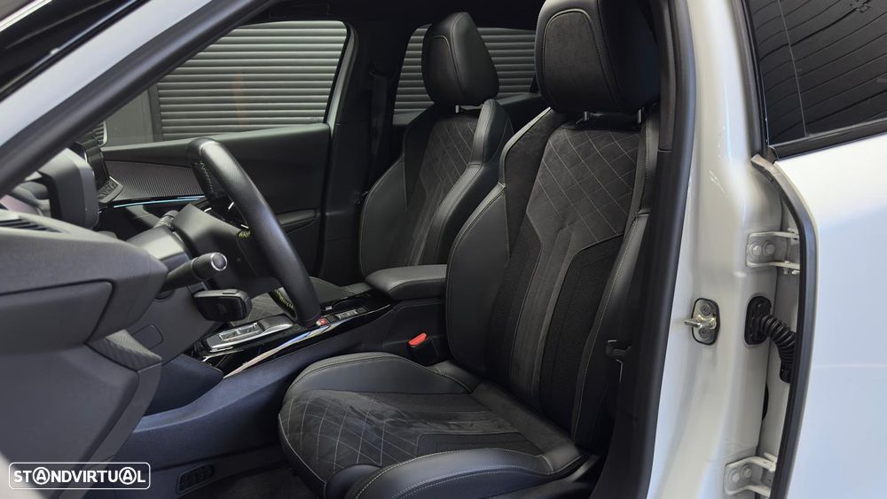 Peugeot e-2008 GT+ - 4