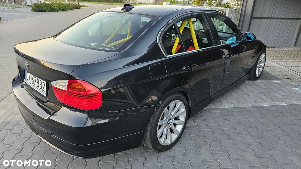 BMW Seria 3 325i - 4