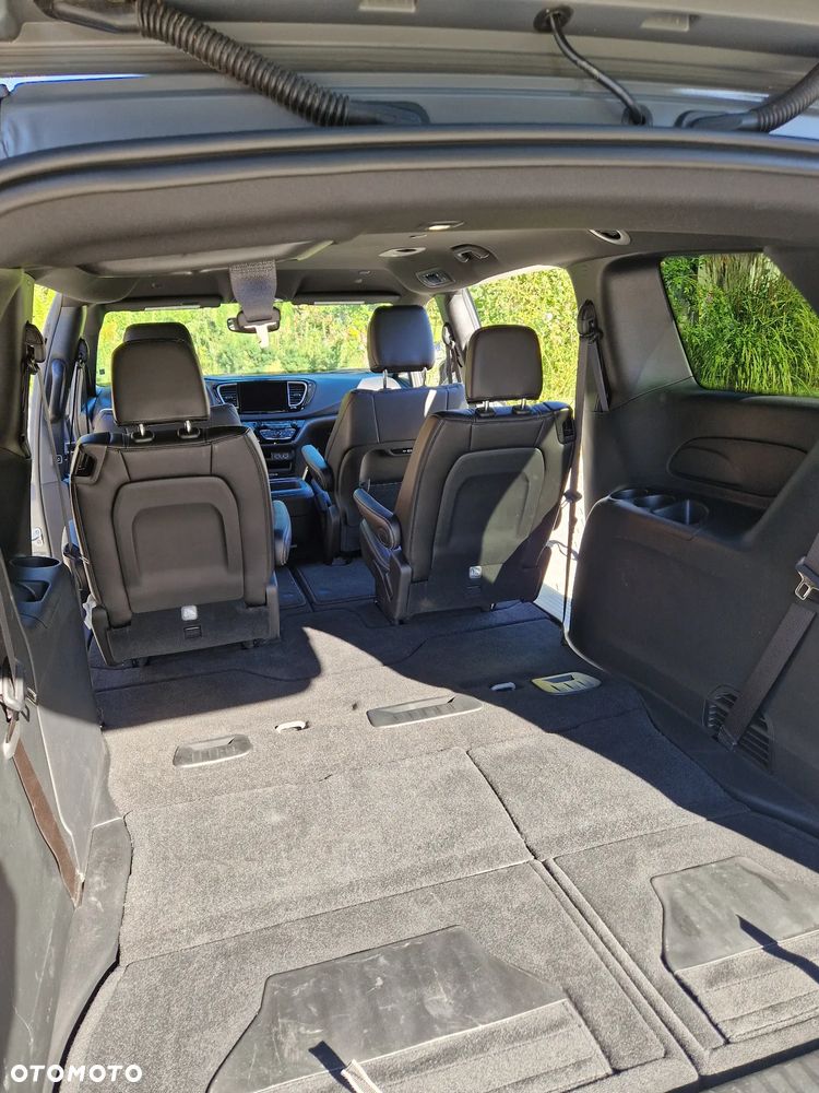 Chrysler Pacifica - 19
