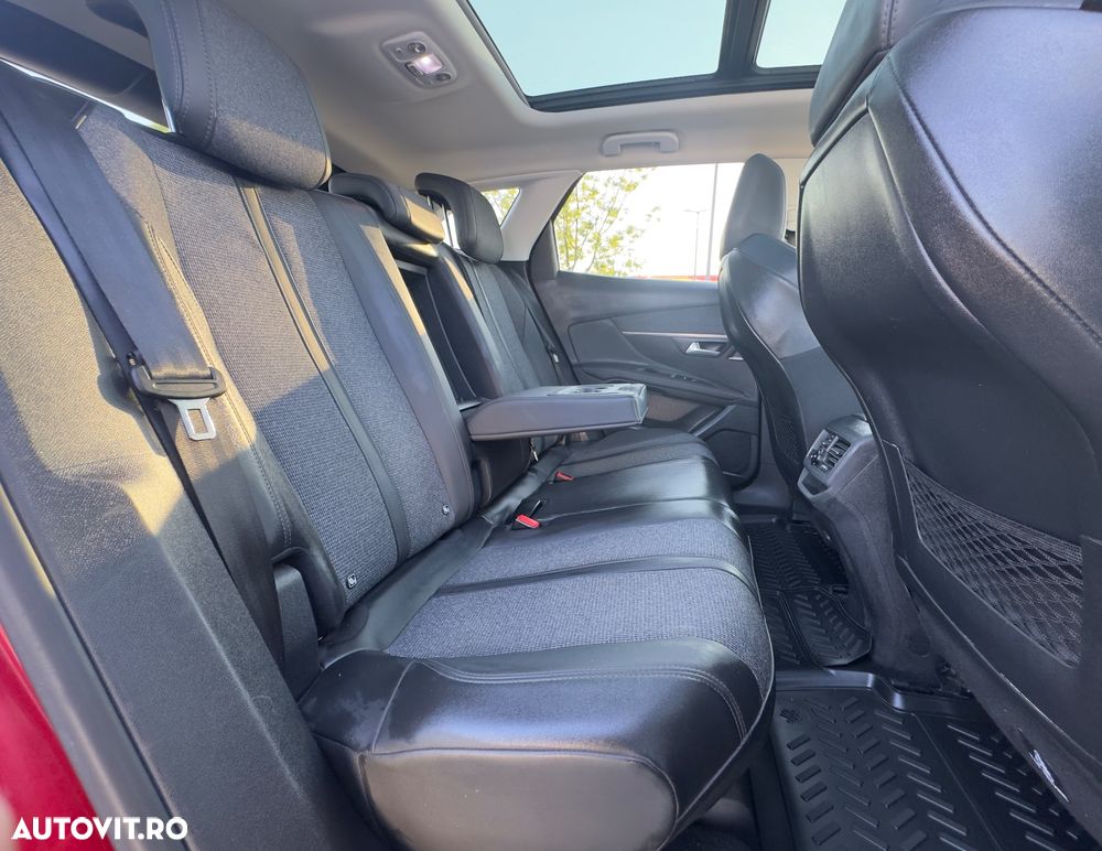 Peugeot 3008 1.2 PureTech Turbo S&S EAT8 Allure - 29