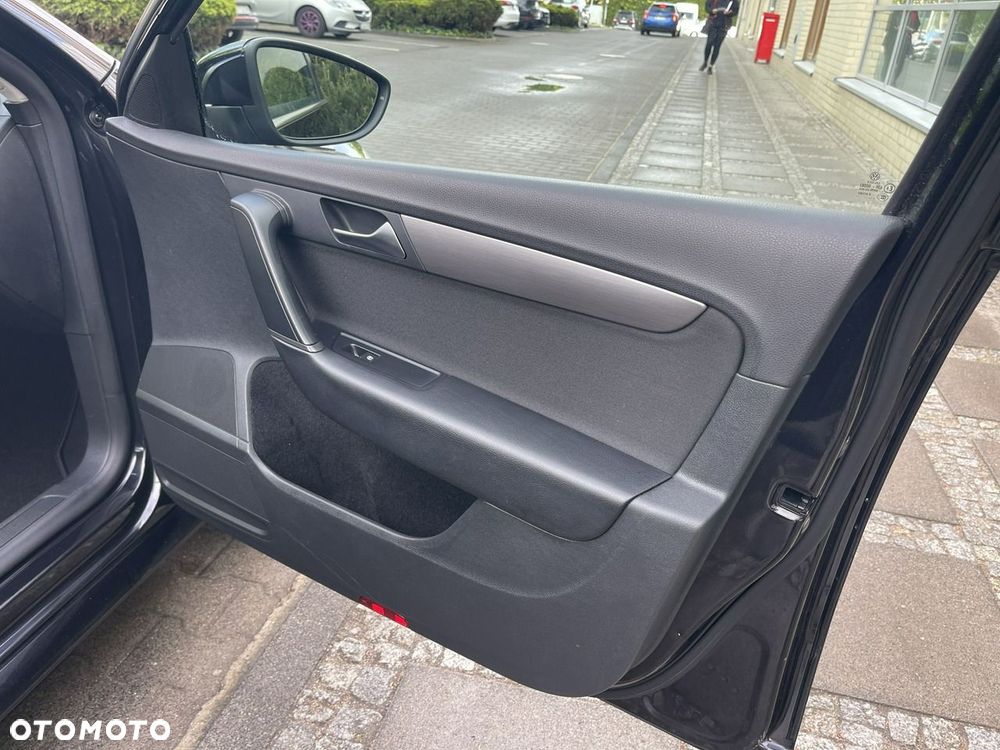 Volkswagen Passat - 26