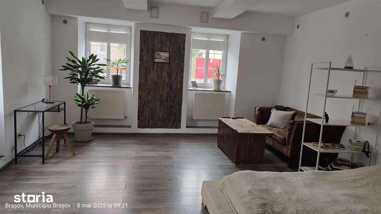 Studio elegant de închiriat în Schiller Residence–Centrul Vechi Brașov - Imagine principală: 4/5