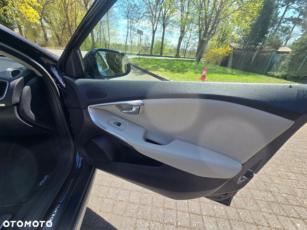 Volvo V40 D4 Geartronic Summum - 20
