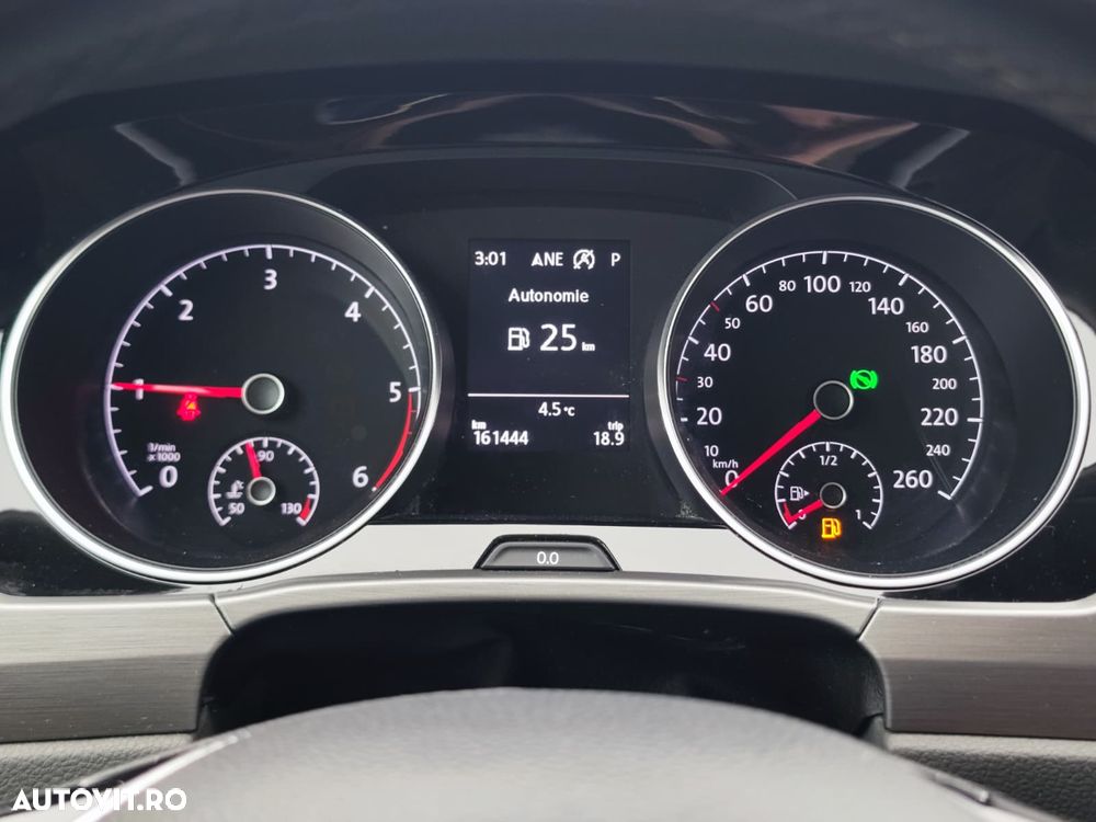 Volkswagen Touran 2.0 TDI DSG Comfortline - 28