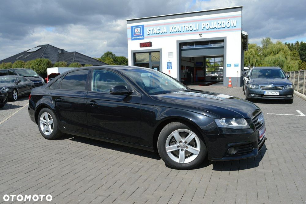 Audi A4 Limousine - 8