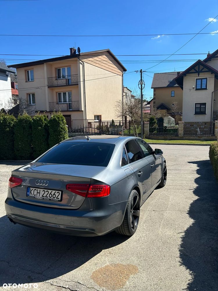 Audi A4 Limousine - 9