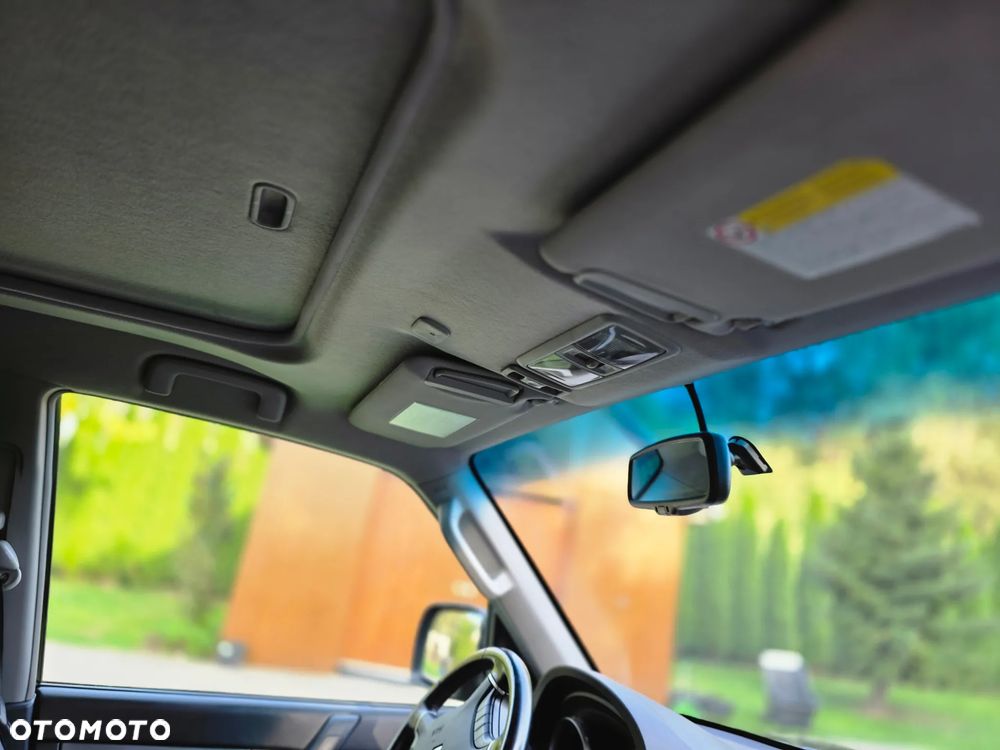 Mitsubishi Pajero - 12