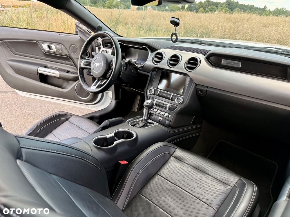 Ford Mustang - 28
