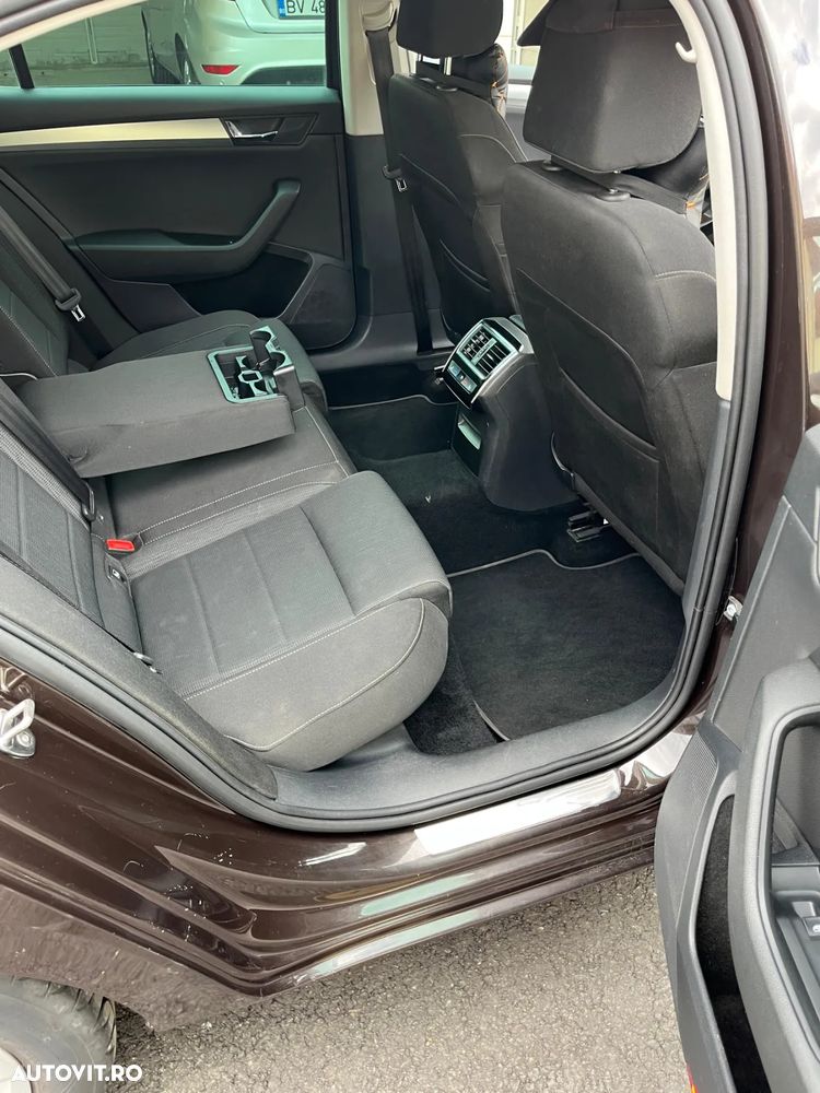 Skoda Superb 1.4 TSI DSG Ambition - 11