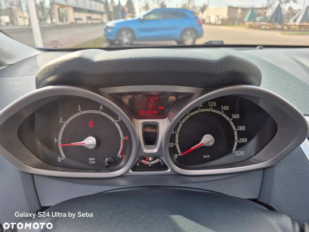 Ford Fiesta 1.4 Champions Edition - 9