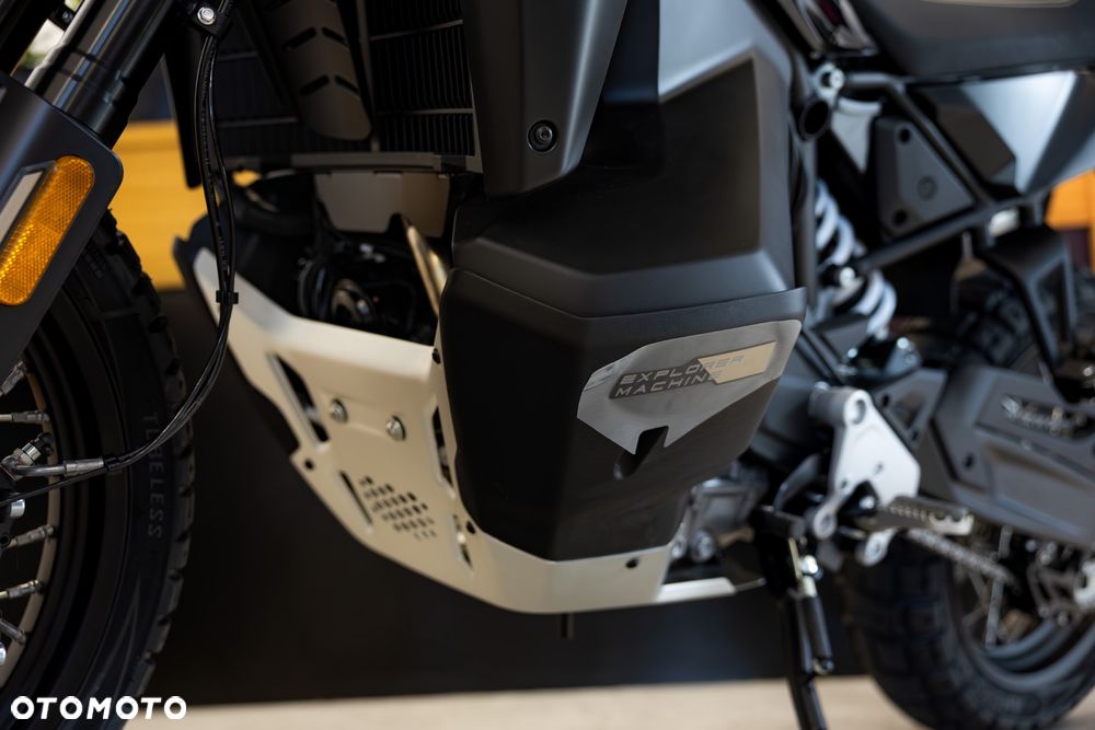 CFMoto MT-X - 9