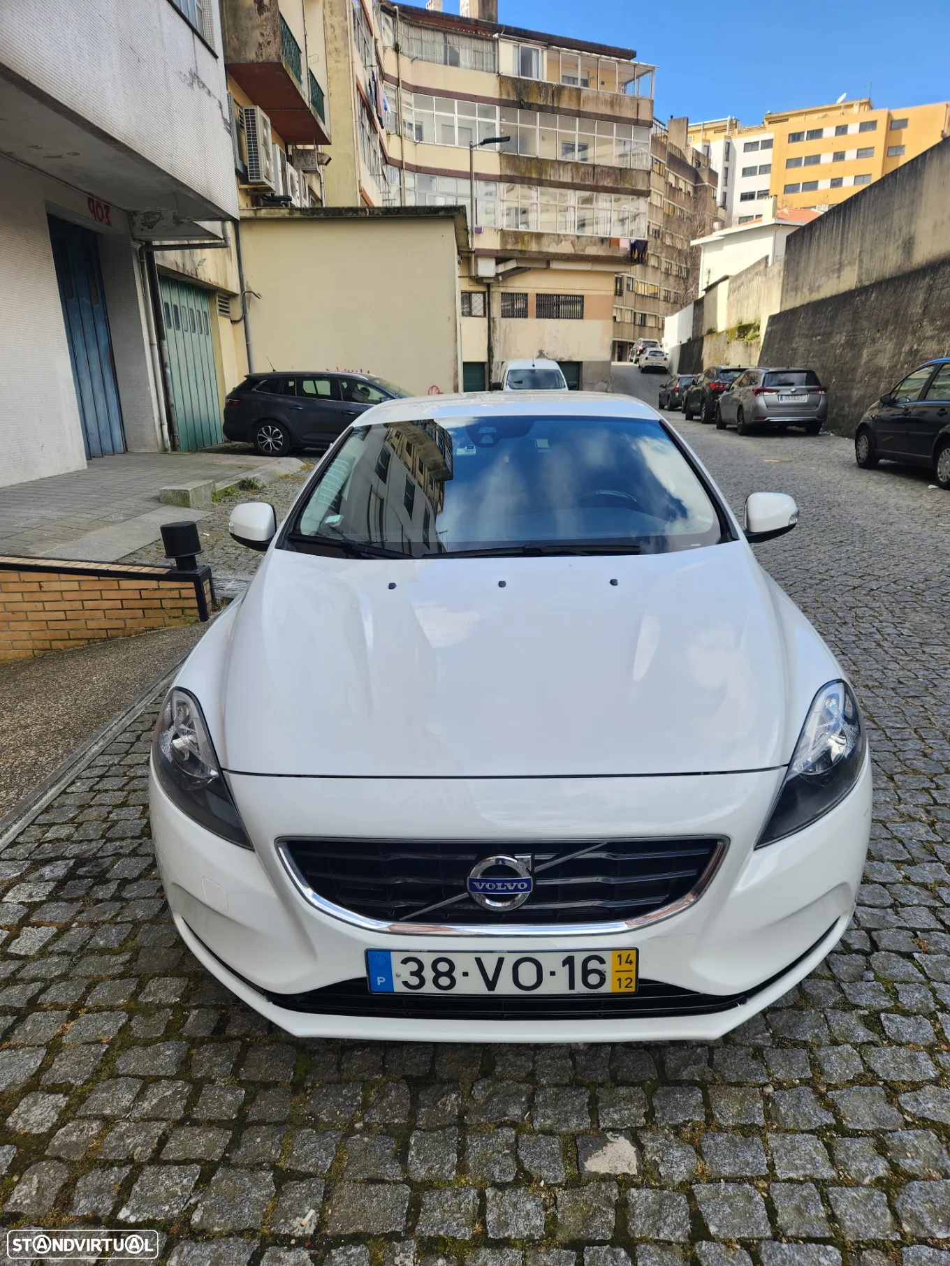 Volvo V40 1.6 D2 Momentum - 4