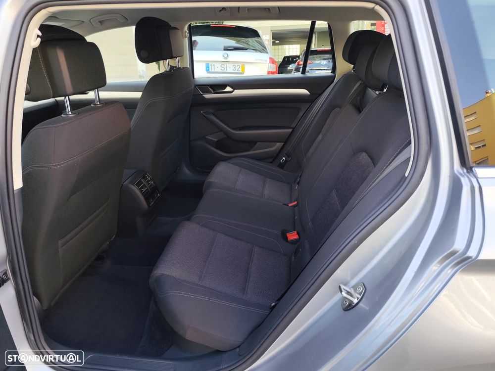 VW Passat Variant 2.0 TDI Confortline DSG - 20