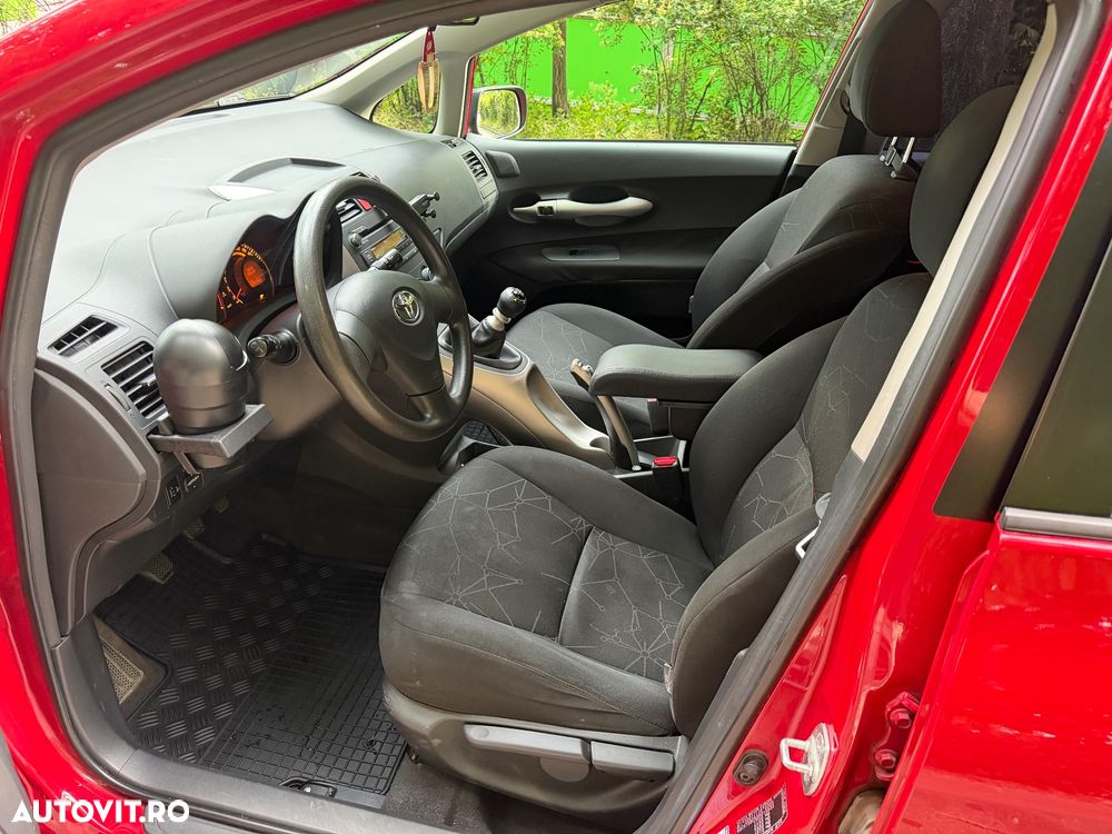 Toyota Auris - 10