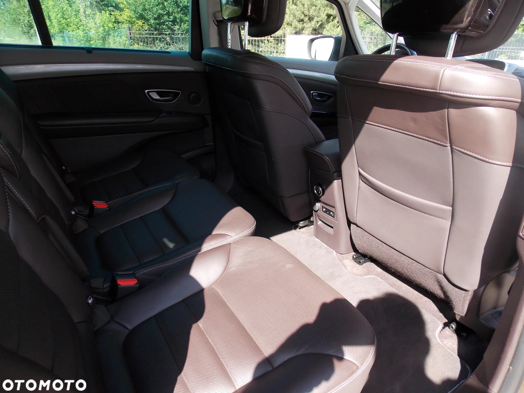 Renault Espace 1.6 dCi Energy Initiale Paris EDC - 15
