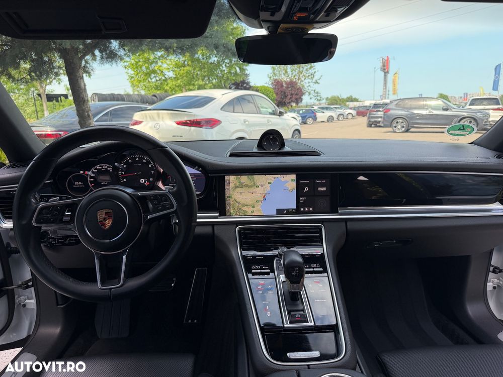 Porsche Panamera 4S Executive - 37