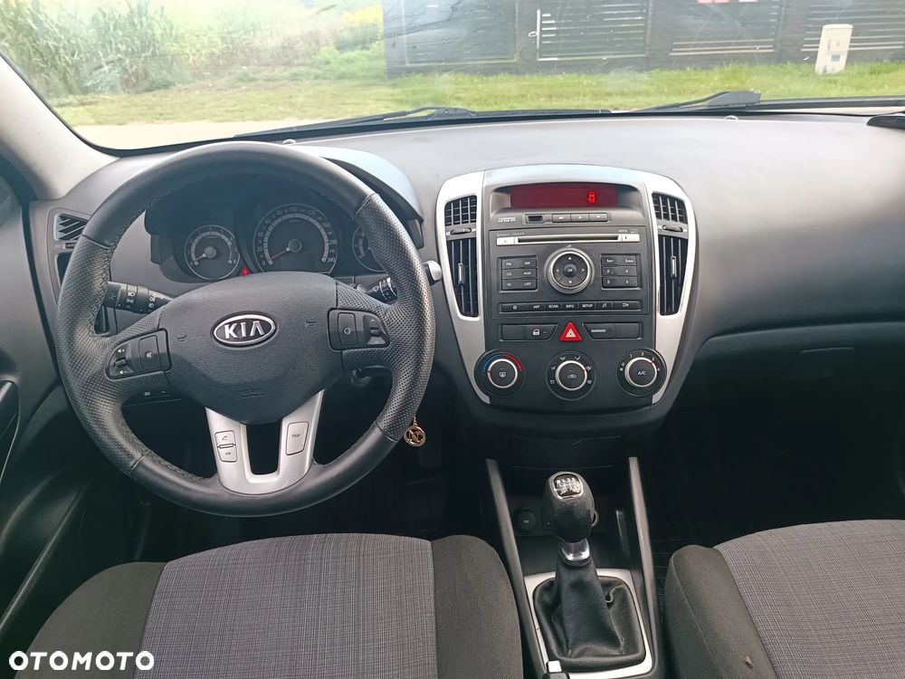 Kia Ceed 1.4 Comfort - 11
