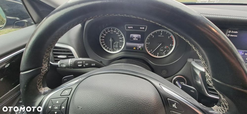 Infiniti Q30 2.2d Premium City Black AWD 7DCT - 11