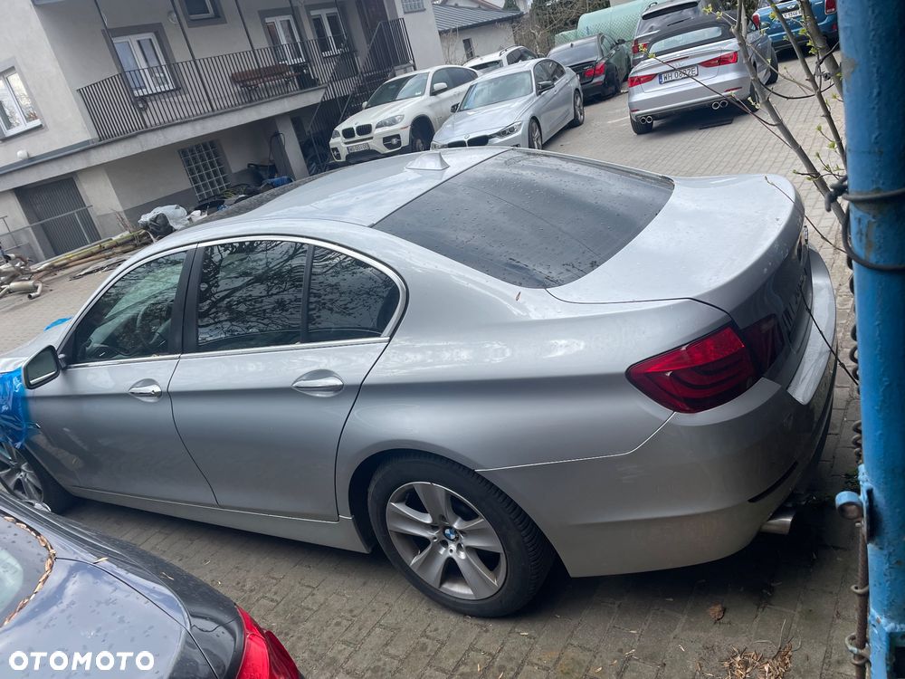 BMW Seria 5 528i - 2