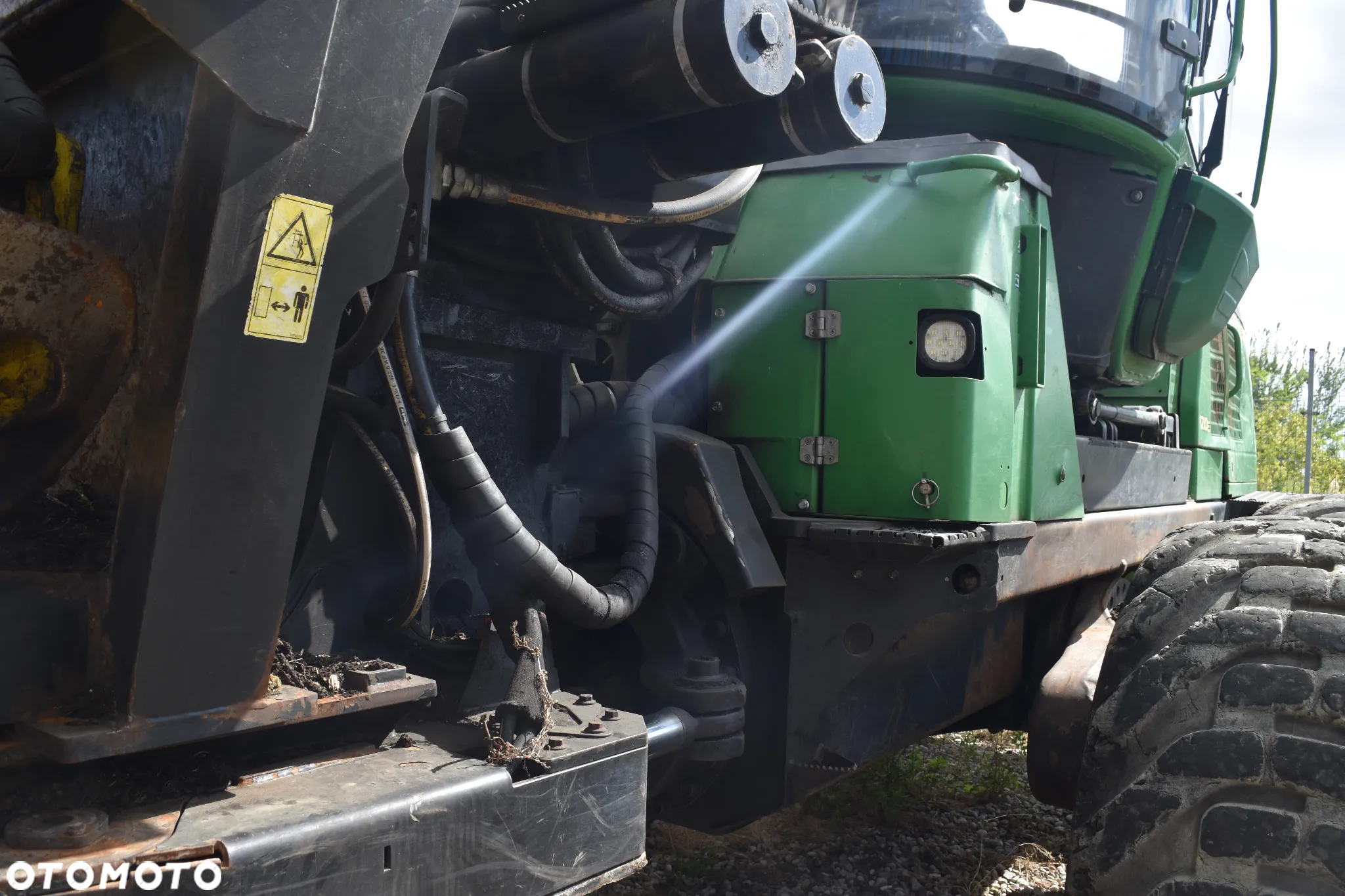 John Deere 1210E - 9