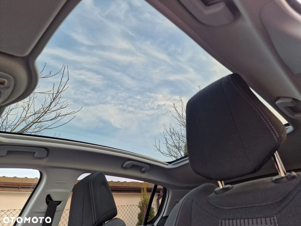 Peugeot 308 PureTech 130 GPF EAT8 Stop & Start Allure Business-Paket - 33