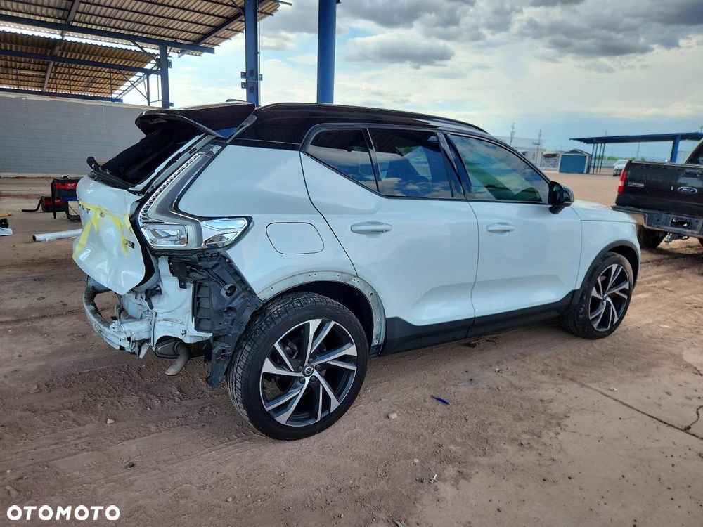Volvo XC 40 T5 AWD R-Design - 6
