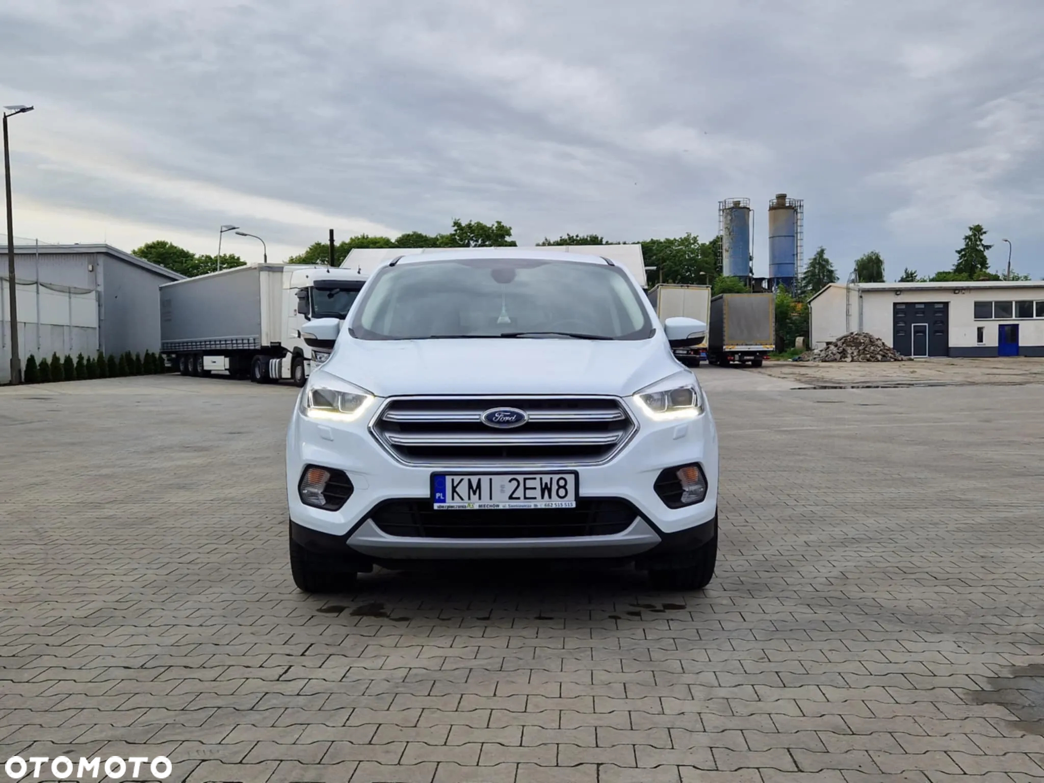 Ford Kuga 2.0 TDCi 2x4 Black & Silver - 8