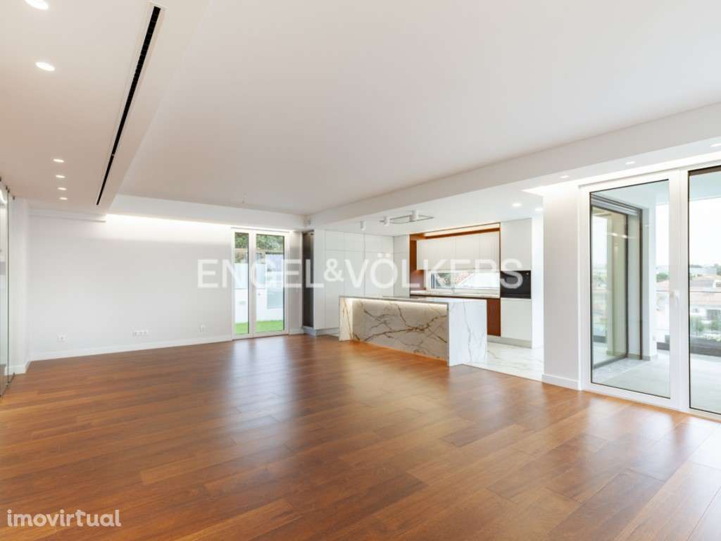 Luxuosa Moradia de 7 assoalhadas a 5minutos da Praia - Grande imagem: 4/53