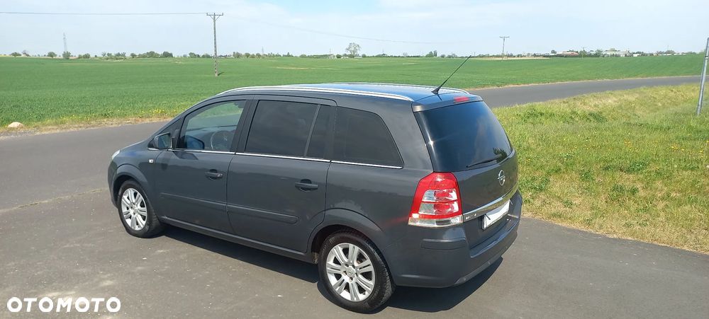 Opel Zafira 1.8 Family - 11
