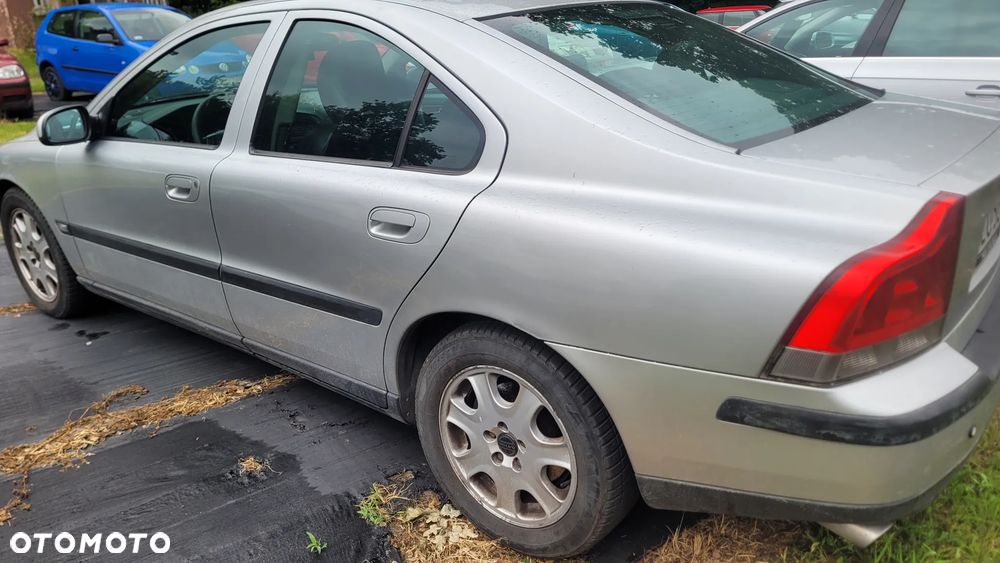 Volvo S60 2.0T Black Edition - 4