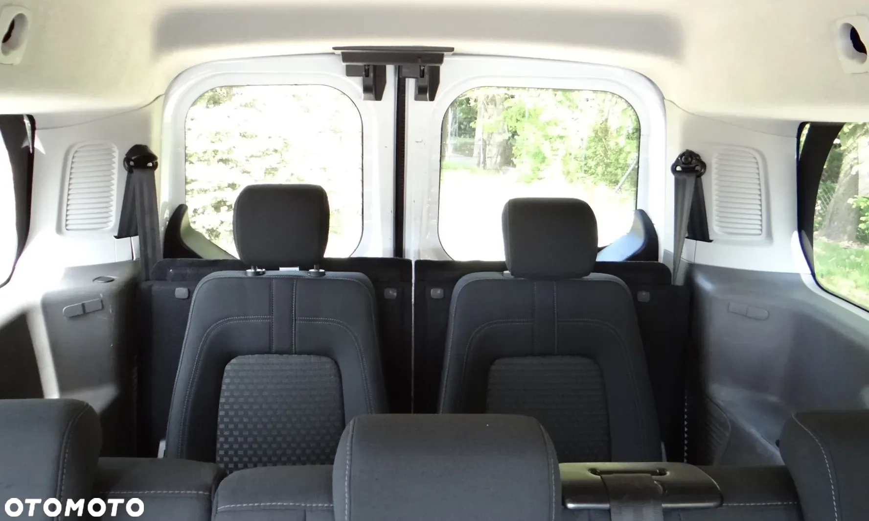 Ford Tourneo Connect 1.5 TDCi Start-Stop Titanium - 11
