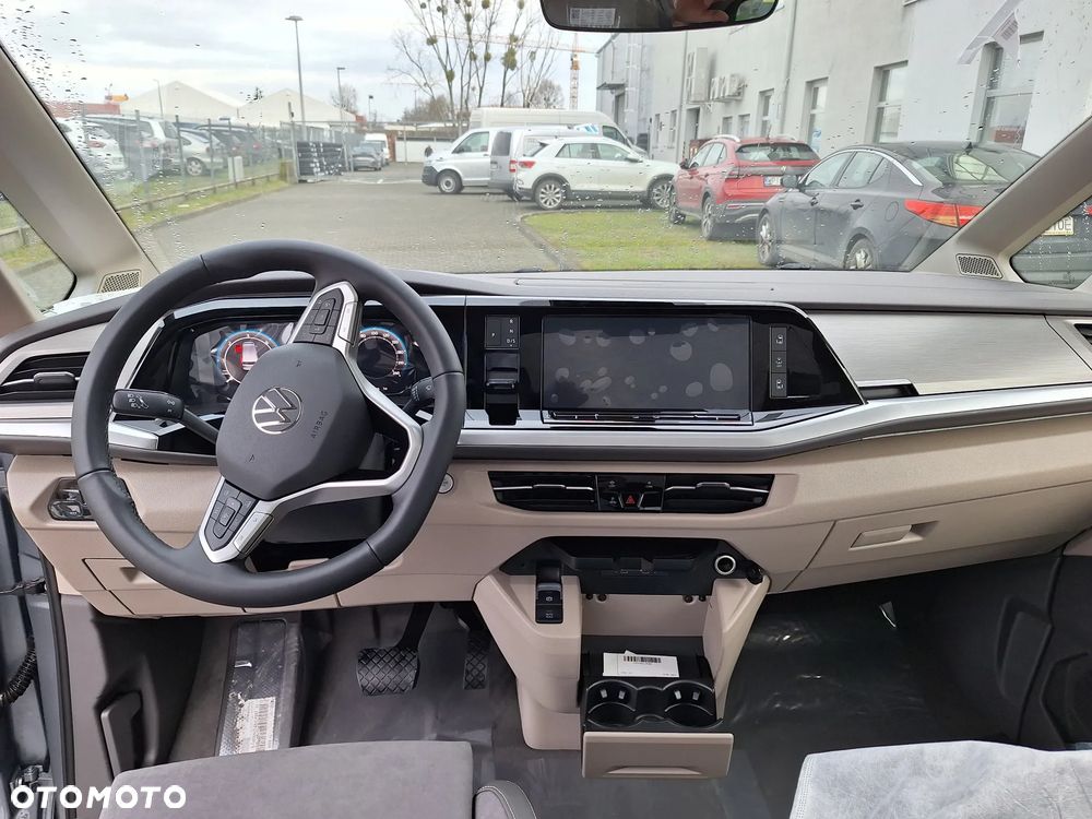 Volkswagen Multivan - 12