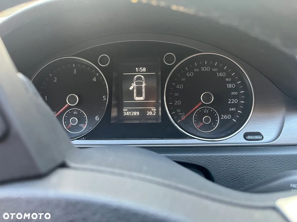 Volkswagen Passat 2.0 TDI 4Mot Highline DSG - 8