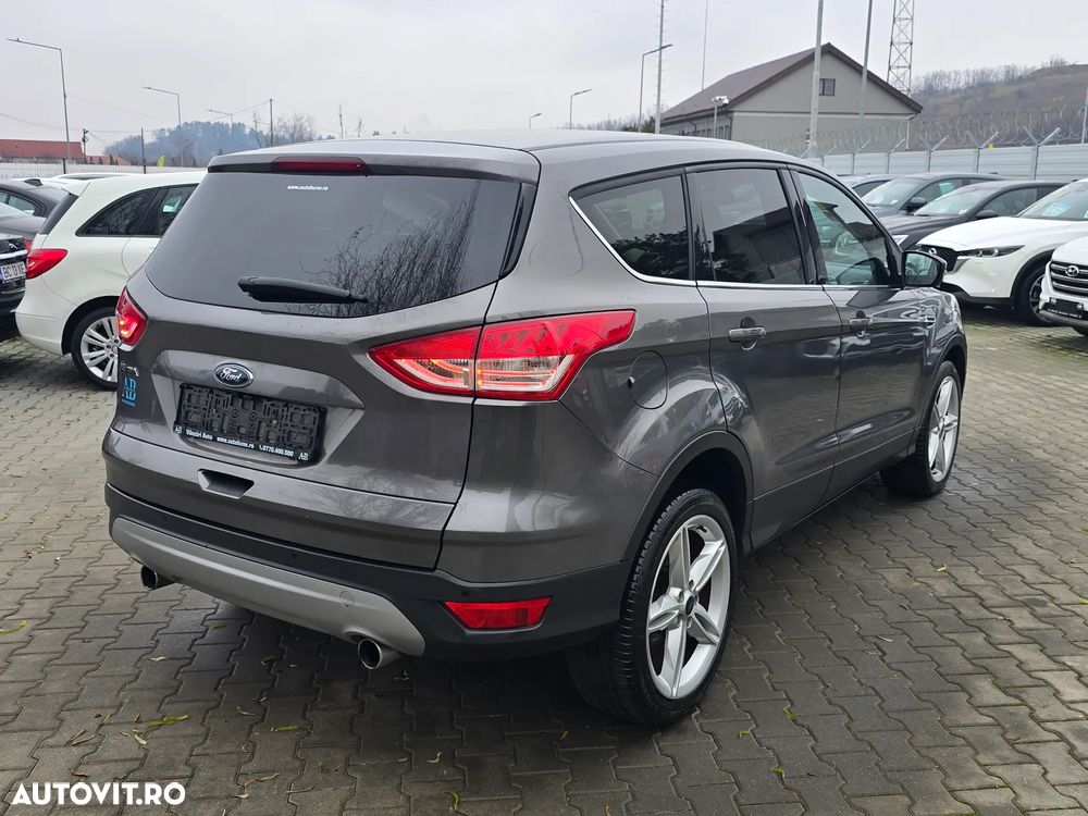 Ford Kuga 2.0 TDCi 4x4 Aut. Titanium - 4