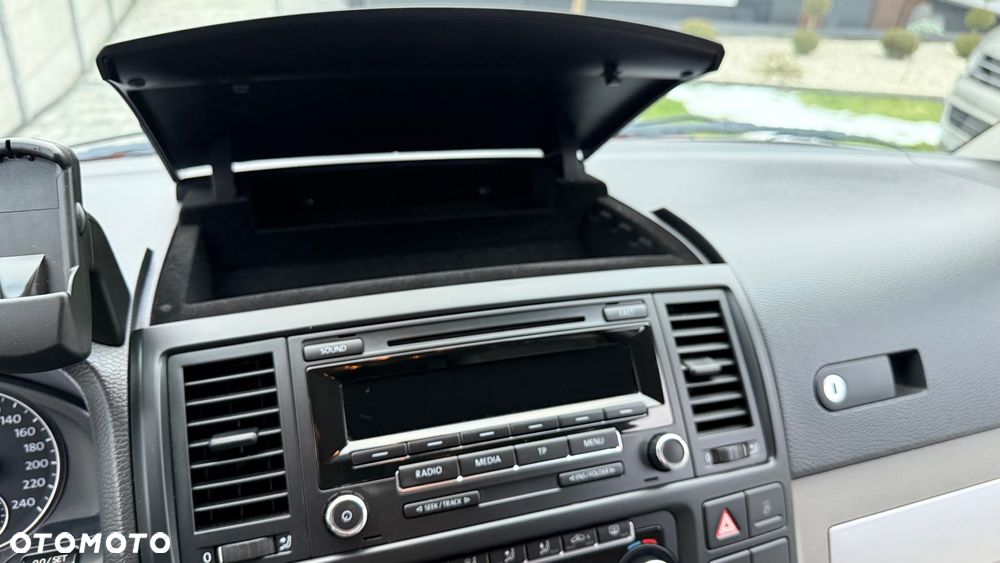 Volkswagen Multivan - 30