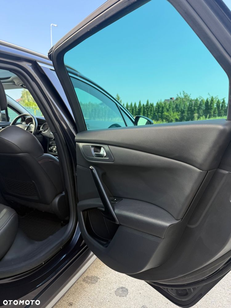 Peugeot 508 RXH Hybrid4 - 17