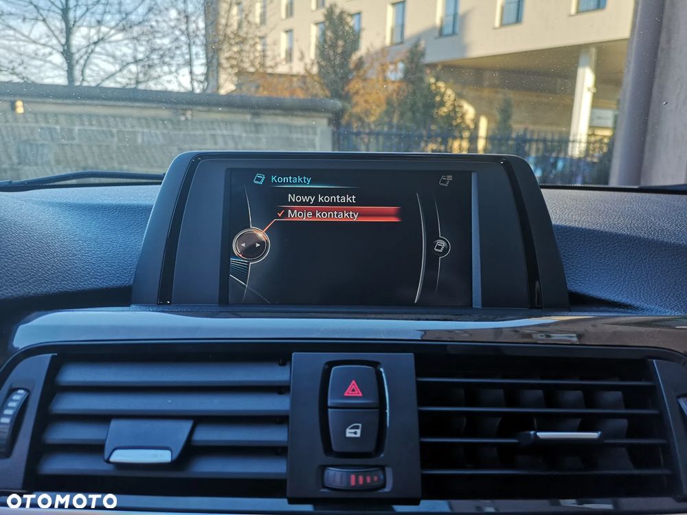 BMW Seria 3 330i xDrive - 18