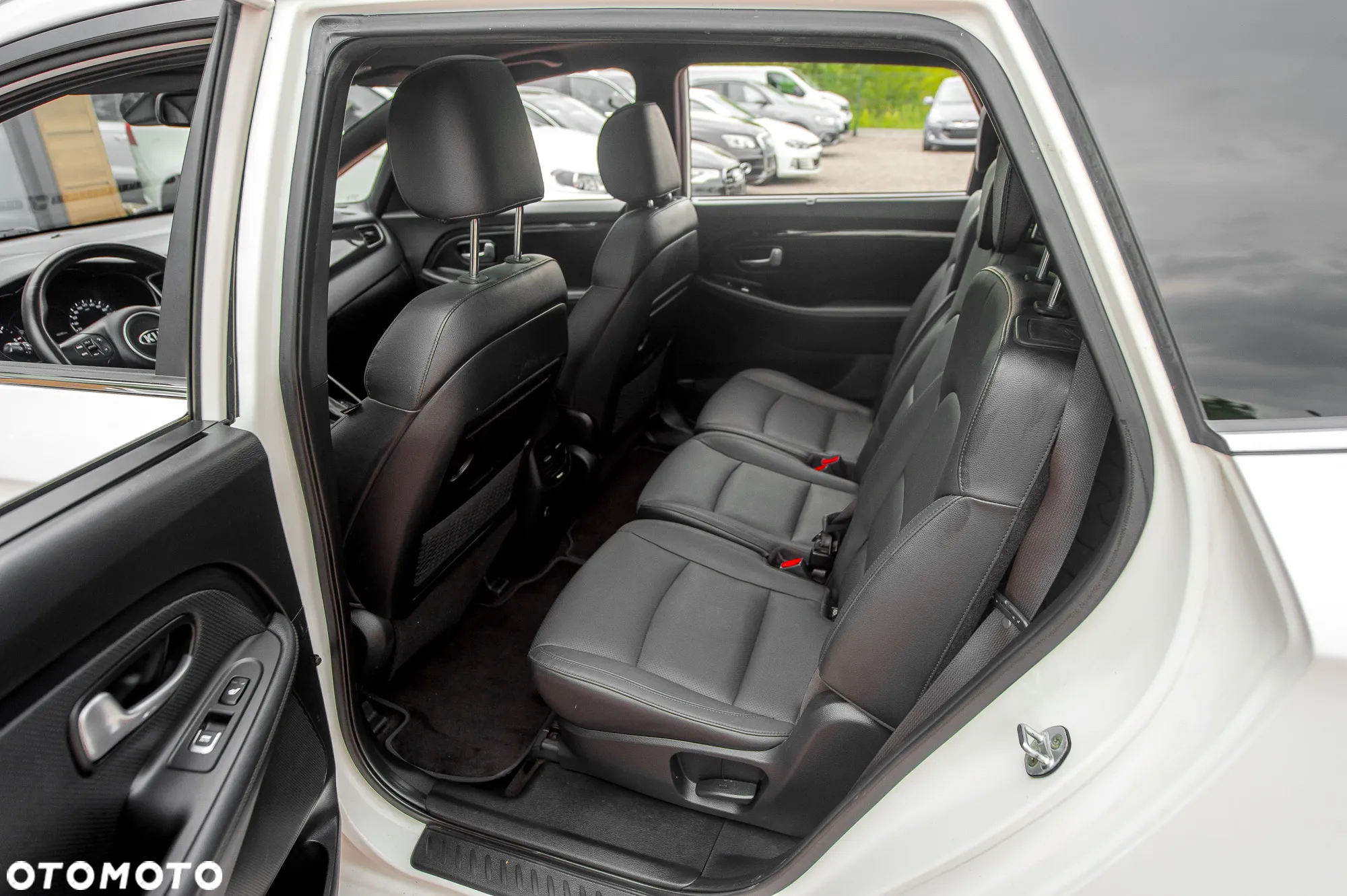 Kia Carens 1.7 CRDi Business Line 7os 7DCT - 18