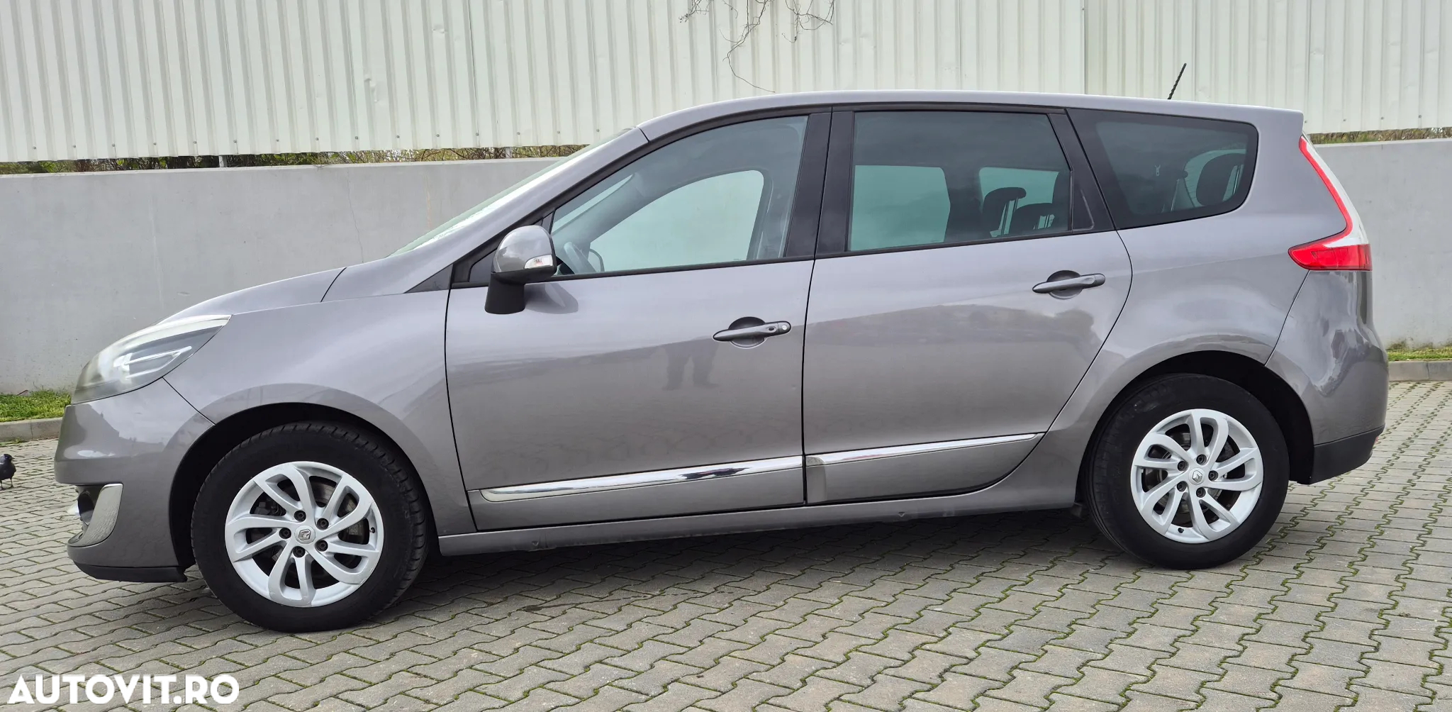 Renault Grand Scenic ENERGY dCi 110 S&S Bose Edition - 8