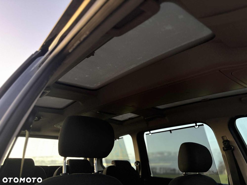 Ford Galaxy 2.0 Ghia - 33