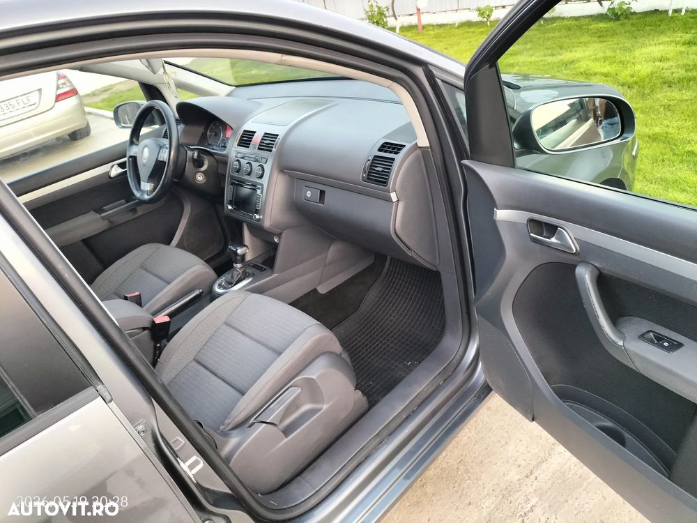 Volkswagen Touran 2.0 TDI DPF Highline DSG - 8