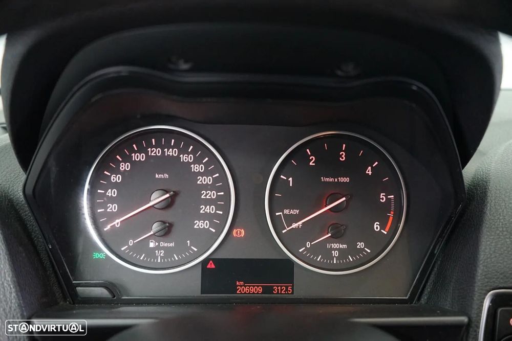 BMW 116 d Luxury Line - 24