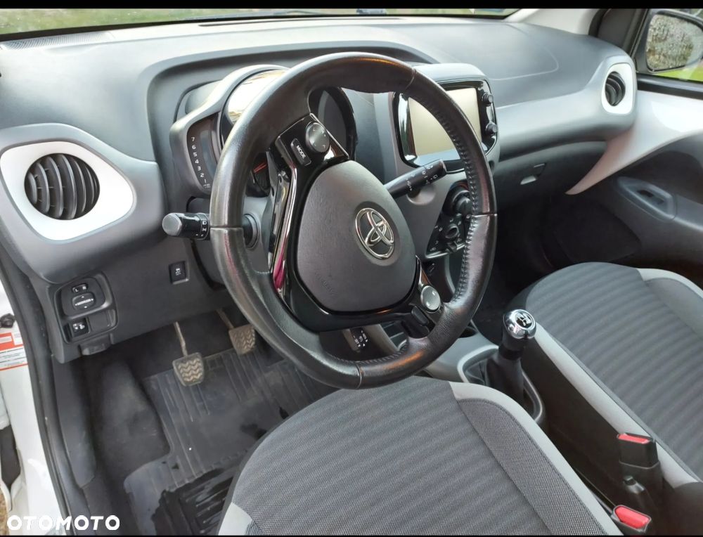 Toyota Aygo x - 6