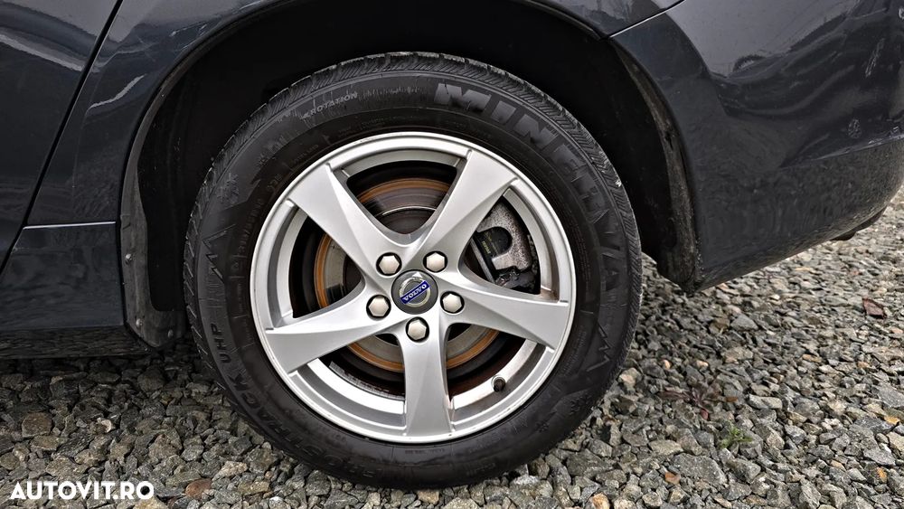 Volvo V60 D3 Geartronic Momentum - 34