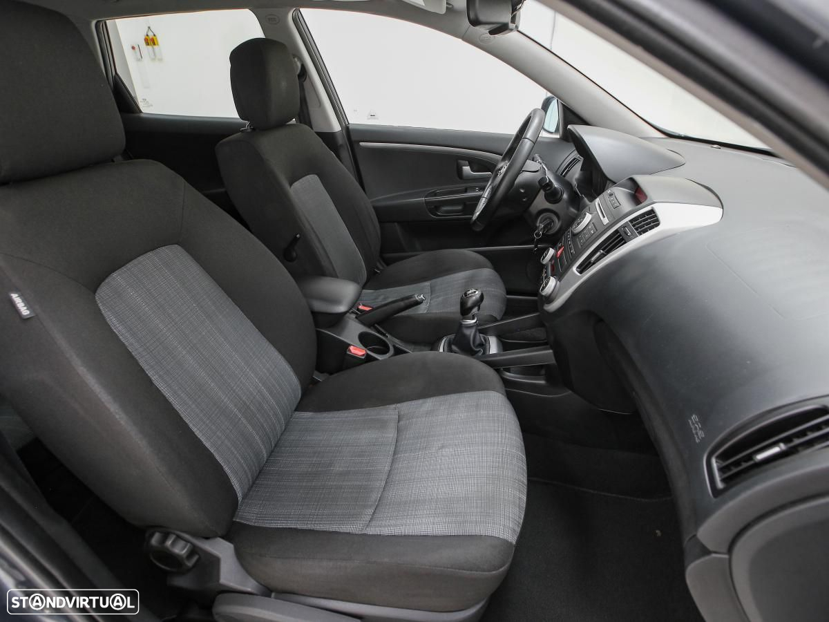 Kia Ceed - 11