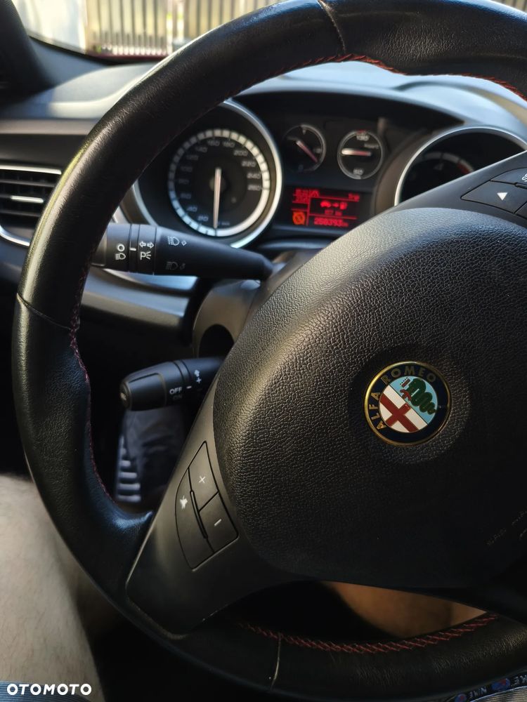 Alfa Romeo Giulietta 2.0 JTDM Distinctive - 26