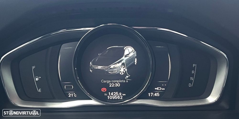 Volvo V60 2.4 D6 Summum AWD Phev - 4