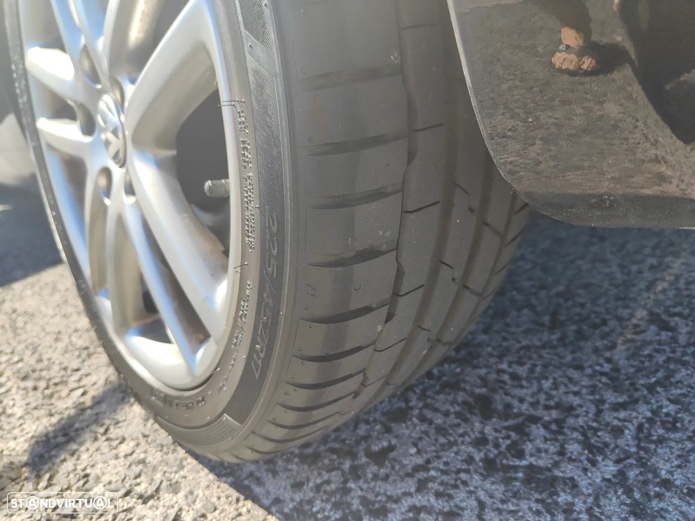 VW Golf 2.0 TDi DPF Highline - 9