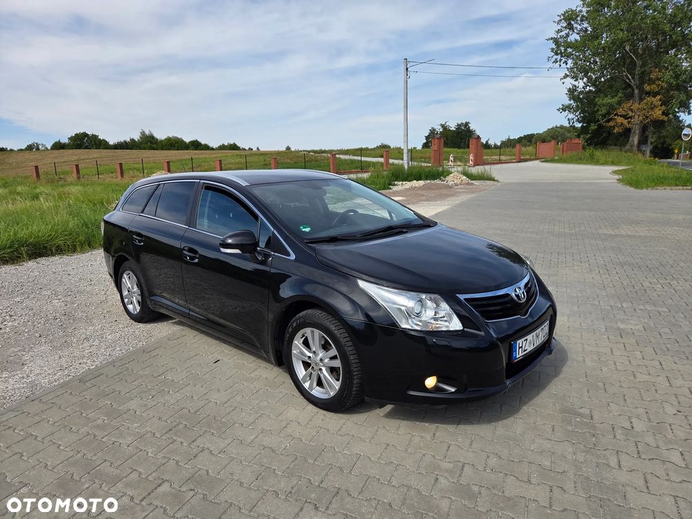 Toyota Avensis - 2