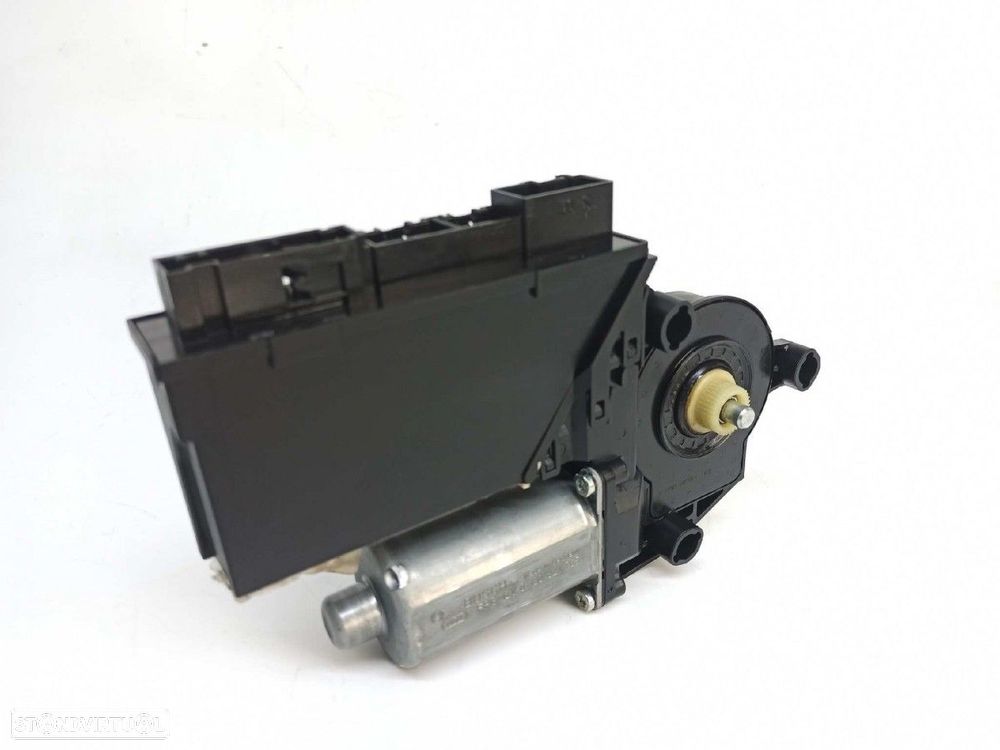 MOTOR ELEVADOR FRENTE DIREITO VOLKSWAGEN TOUAREG (7LA) TDI V6 - 3